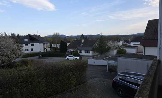 GLÜCK IM FREISTEHENDEM EIGENHEIM