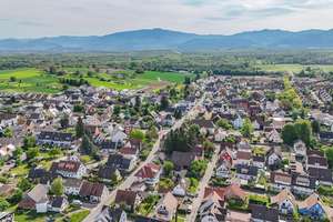 Gepflegte 3-Zimmer-Wohnung mit Balkon und Ausbaupotenzial im Speicher – 79108 Hochdorf, Freiburg im Breisgau – Vorschaubild 9
