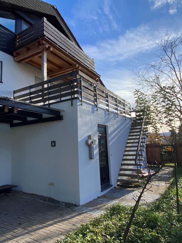 Immobilie in Sinzheim - Großzügiges EFH mit 14 Zimmern, gr. Garten und ELW in ruhiger Lage von Sinzheim - Bild 3