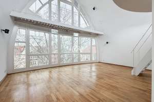 RENOVIERUNGSBEDÜRTIGE WOHNUNG MIT EINER DACHTERRASSE UND 2 BALKONEN | PROVISIONSFREI