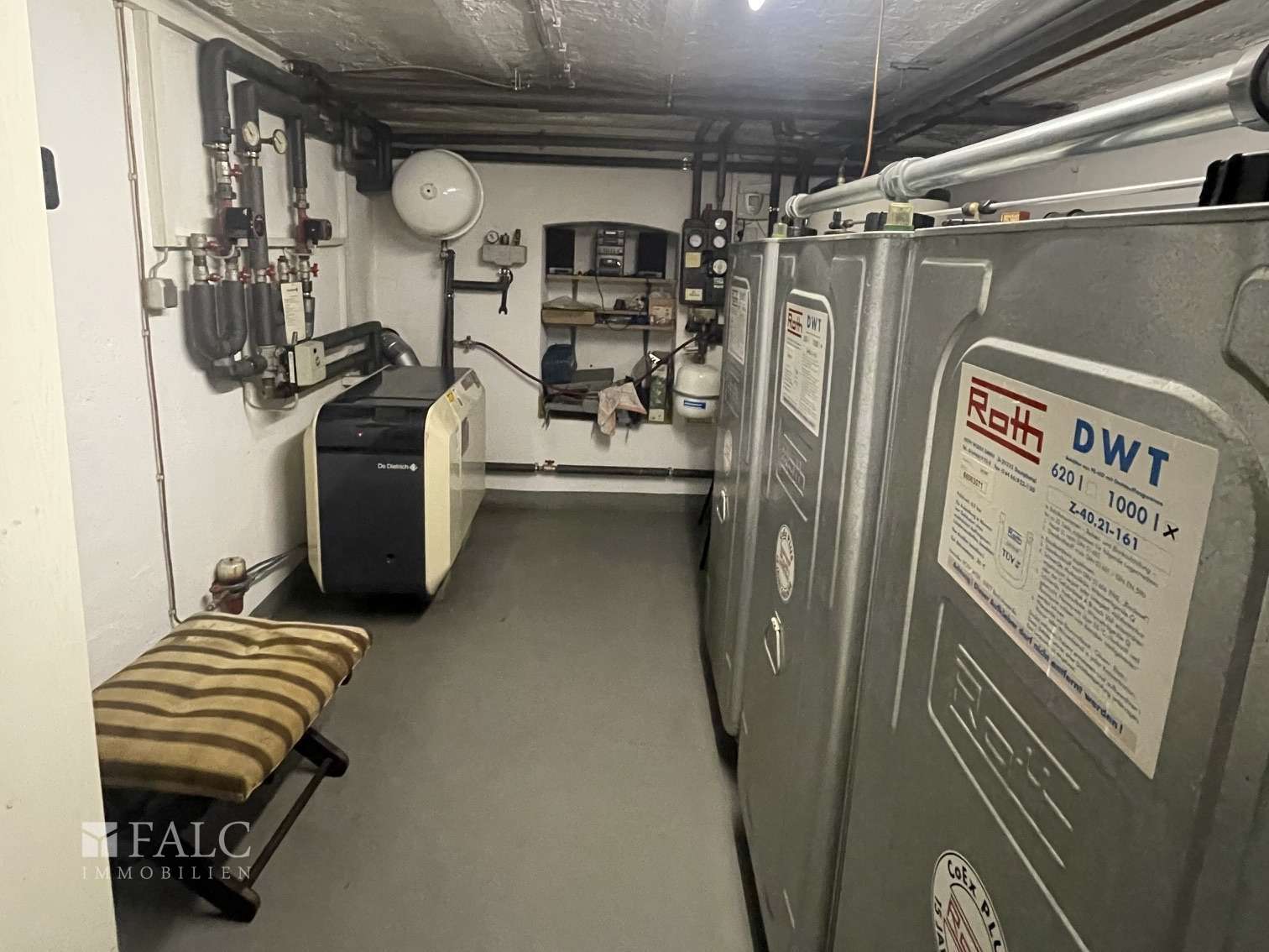 Immobilie in Mandelbachtal - Zweifamilienhaus mit Halle, Werkstatt und Garagen - Bild 11