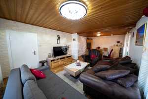 Familienidylle in Nittendorf: Großzügiges Einfamilienhaus mit Garten und Umbaupotenzial! – Regensburg (Kreis) – Vorschaubild 7