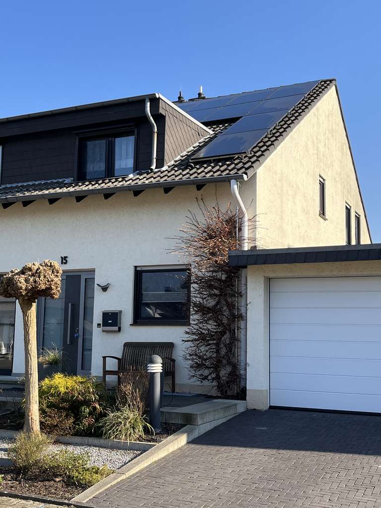 Attraktive Doppelhaushälfte in Moers - von privat ohne Makler