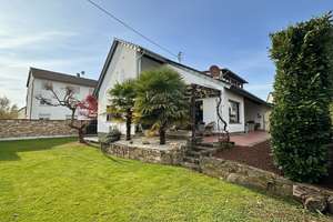 Großzügiges Einfamilienhaus mit Keller und Garten in ruhiger Lage – Die vollständige Adresse der Immobilie erhältst du vom Anbieter., 65795 Hattersheim am Main – Vorschaubild 1