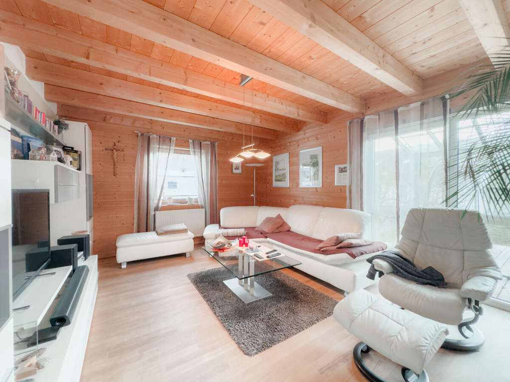 Immobilie in Dinkelscherben - Ruhig, großzügig, familienfreundlich – Ein Haus zum Wohlfühlen in Oberschöneberg - Bild 1