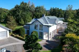 Repräsentative Villa in ruhiger Lage von Bad Homburg-Dornholzhausen – Hochtaunuskreis – Vorschaubild 2