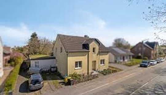 Bild von Rosbach v. d. Höhe: 2-Familienhaus mit Anliegerwohnung – ca. 230 m² Wohnfläche für nur 2.300 €/m²