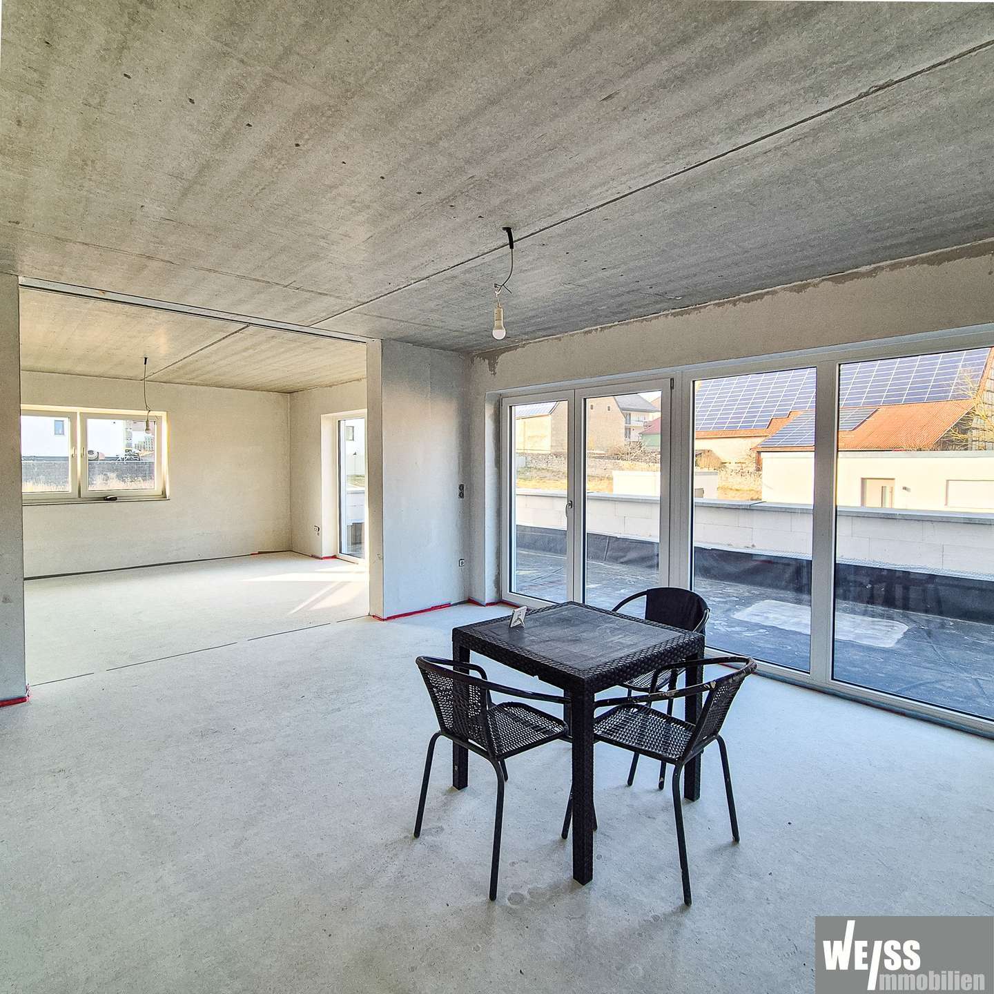 Immobilie in Wittighausen - PREMIUM Zweifamilienhaus mit Doppelgarage, Garten und großer Terrasse - Bild 3