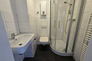 Schöne Wohnung in Hassels mit Vinyl-Böden – Langfuhrstr. 6, 40599 Düsseldorf – Vorschaubild 1