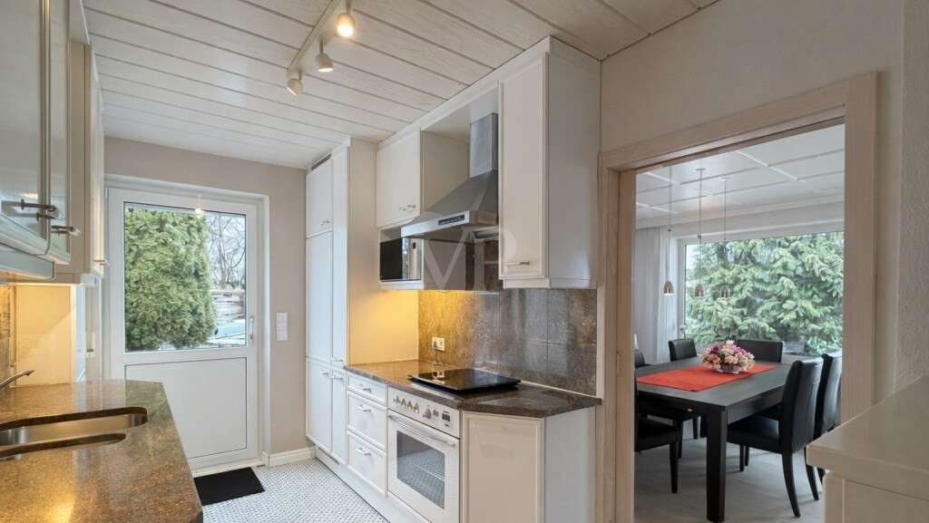 Immobilie in Haldenwang - Ein Familienhaus, das Großzügigkeit und Atmosphäre verbindet - Bild 4