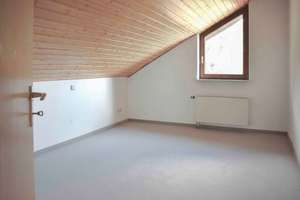 Großzügiges Zweifamilienhaus mit Doppelgarage, Sauna, Kachelofen, Wintergarten, Terrasse Balkon – Die vollständige Adresse der Immobilie erhältst du vom Anbieter., 74889 Sinsheim – Vorschaubild 19