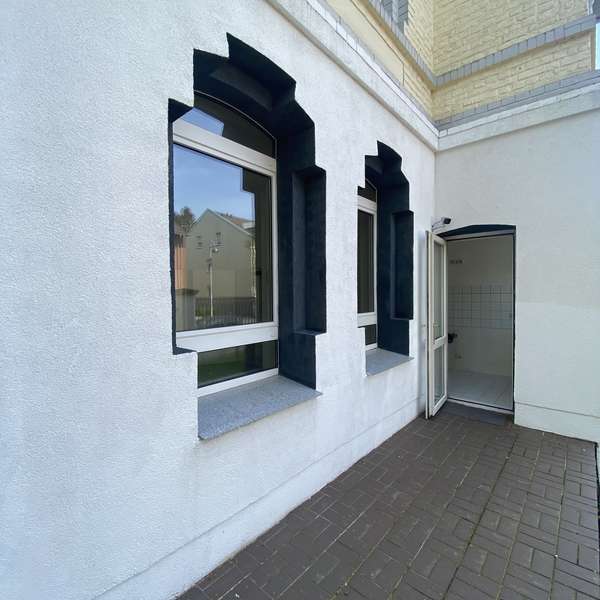 *** charmante 3-Zimmer-Wohnung in ehemaliger Villa - zwei Terrassen - Garten - in Eschweiler ***