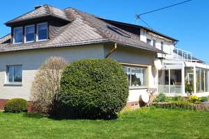 Freistehendes Zweifamilienhaus in ruhiger Ortsrandlage – Die vollständige Adresse der Immobilie erhältst du vom Anbieter., 54483 Kleinich – Vorschaubild 1