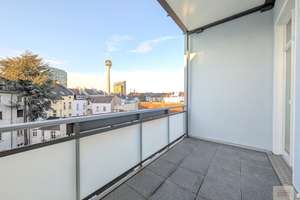 Sanierter Altbau zwischen Rheinturm und Martinskirche – Lorettostrasse 45, 40219 Unterbilk, Düsseldorf – Vorschaubild 10