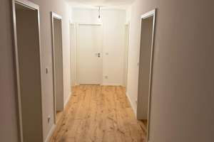Modernes Wohnen in Neuhausen: 4-Zimmer-Wohnung nach Sanierung – Die vollständige Adresse der Immobilie erhältst du vom Anbieter., 80634 Neuhausen, München – Vorschaubild 2