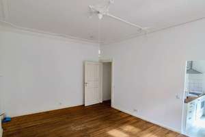 Berlin-Friedrichshain: Helle 2-Zimmer Altbauwohnung mit Balkon, Stuck & Dielen in begehrter Kiezlage – Straßmannstraße 5, 10249 Friedrichshain, Berlin – Vorschaubild 3