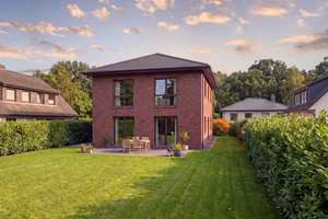 Ihr Traumhaus beginnt hier – Altbestand auf sonnigem Grundstück – Die vollständige Adresse der Immobilie erhältst du vom Anbieter., 22559 Rissen, Hamburg – Vorschaubild 8