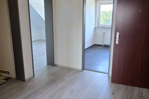 Hübsche Dachgeschosswohnung 3 Zimmer wird renoviert übergeben! – Essener Strasse 355, 46047 Bermensfeld, Oberhausen – Vorschaubild 11