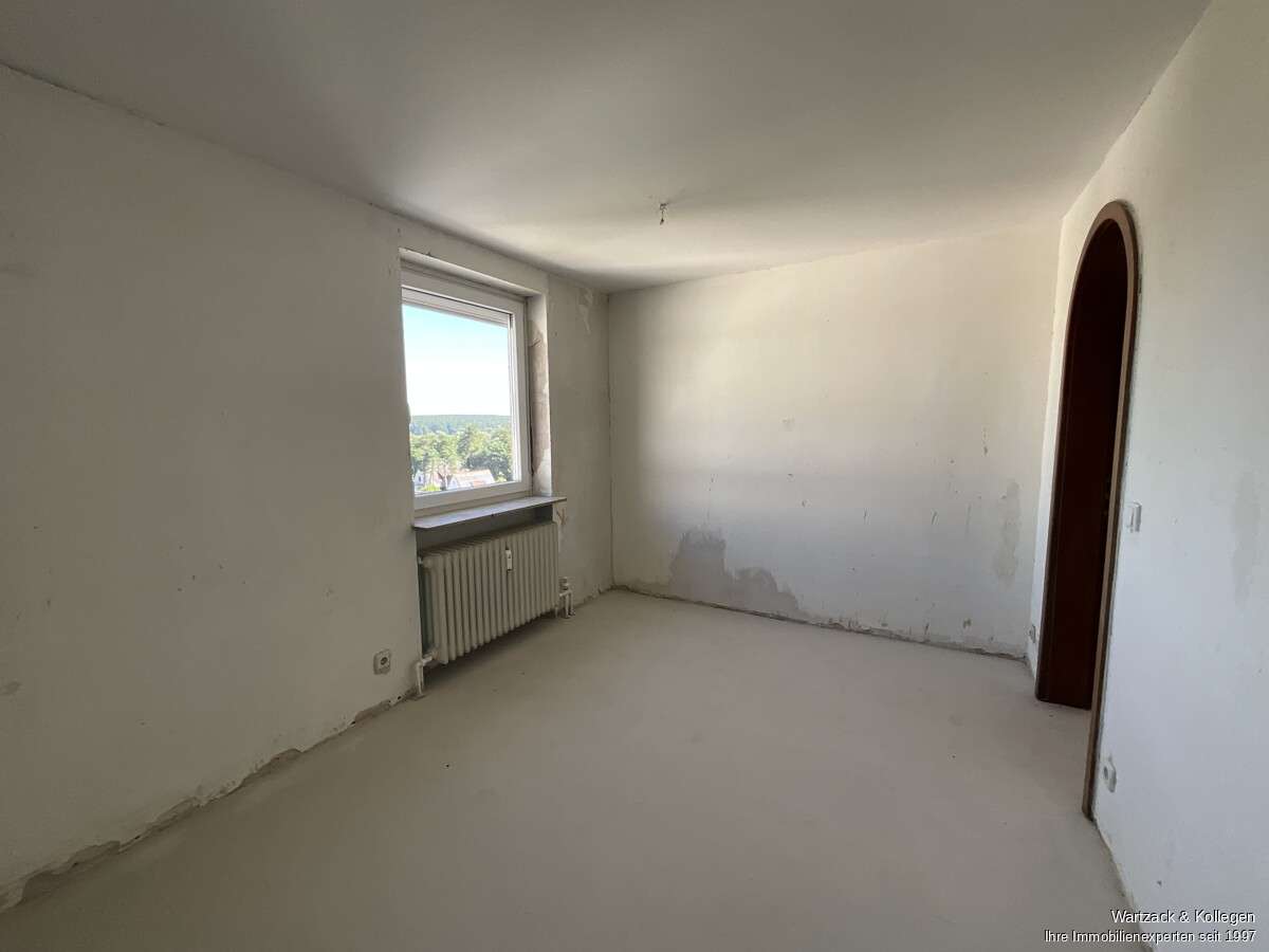 Immobilie in Schwaig bei Nürnberg - Über den Dächern von Schwaig - 3-Zimmer-Wohnung mit Ausblick, Balkon, Einbauküche und Garage - Bild 5