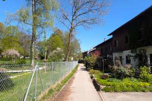Reihenmittelhaus mit Garten, Terrasse, Garage und viel Platz für die Familie in ruhiger Lage – Die vollständige Adresse der Immobilie erhältst du vom Anbieter., 83137 Schonstett – Vorschaubild 1