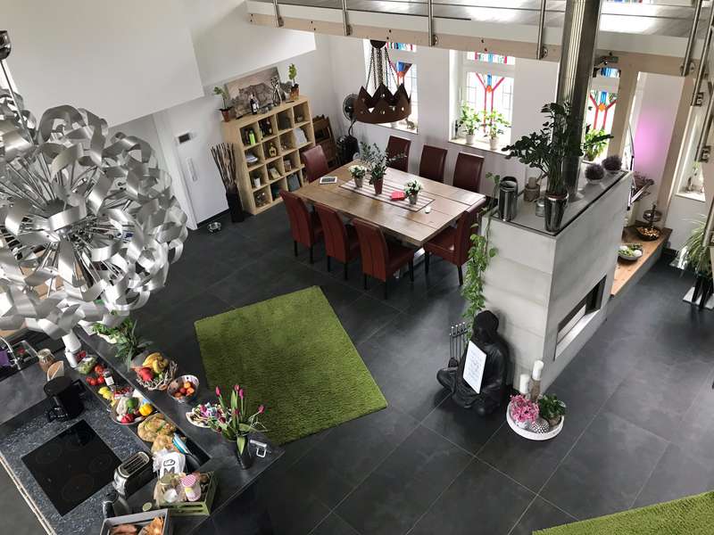 "Lebe lieber ungewöhnlich" --Extravagantes Zweifamilienhaus, auch als Generationshaus nutzbar--