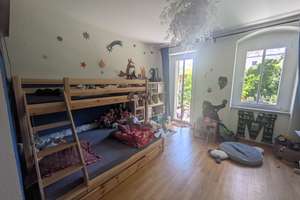 Lebendiges Viertel in Dresden: 3-Zimmer-Wohnung mit 2 Balkonen