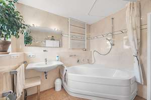 Property thumbnail 9