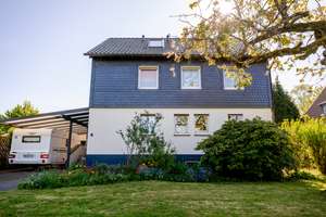 Freistehendes Ein- oder Mehrgenerationenhaus mit Charme auf großem Grundstück in Herkenrath