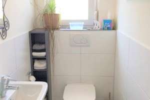 Wohnen in unverbaubarer Aussichtslage – 4 Zi.-DG-Wohnung mit Garage ! – Die vollständige Adresse der Immobilie erhältst du vom Anbieter., 72770 Ohmenhausen, Reutlingen – Vorschaubild 49