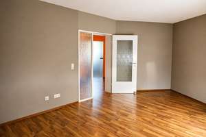 Gut geschnittene 2-Zimmer-Wohnung mit Tiefgaragenstellplatz und Balkon in Hannover-Davenstedt – Die vollständige Adresse der Immobilie erhältst du vom Anbieter., 30455 Davenstedt, Hannover – Vorschaubild 2
