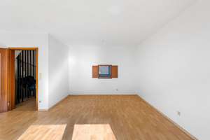 Helles Reihenmittelhaus mit studioähnlicher Dachgeschosswohnung – ideal für Familien! – Die vollständige Adresse der Immobilie erhältst du vom Anbieter., 93055 Ostenviertel, Regensburg – Vorschaubild 14
