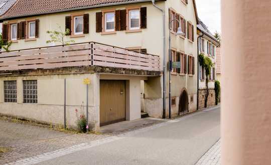 STATTLICHES WOHNHAUS AN DER SÜDLICHEN WEINSTRAßE