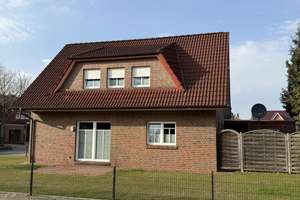 Charmantes Wohnhaus in top Lage – Die vollständige Adresse der Immobilie erhältst du vom Anbieter., 26169 Friesoythe – Vorschaubild 3