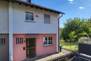 Attraktives Reihenendhaus mit Wintergarten und Bar im Keller – Familienfreundliches Wohnen – Ludwigsburg (Kreis) – Vorschaubild 1