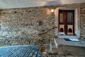 Tradition trifft Raum – Historisches Mittelhaus mit Platz für die ganze Familie und eigene Ideen! – Die vollständige Adresse der Immobilie erhältst du vom Anbieter., 7927 Hirschberg – Vorschaubild 2