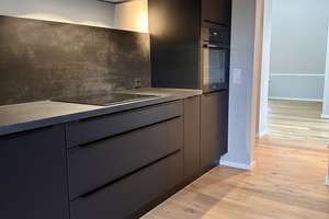 Luxus Dachgeschoss Wohnung (große Loggia ) -  Komplett saniert  - mit Klimaanlage & Einbauküche – Hermannstr. 22, 40233 Flingern Nord, Düsseldorf – Vorschaubild 9