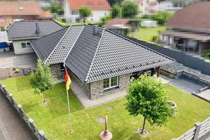 Exklusiver Bungalow mit großer Hobbygarage auf schönem Grundstück – Die vollständige Adresse der Immobilie erhältst du vom Anbieter., 56271 Maroth – Vorschaubild 7