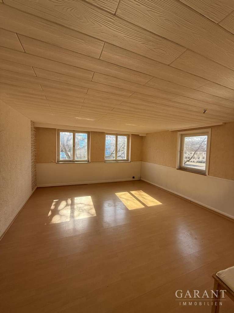 Immobilie in Fellbach - Ehemaliges Weinberghaus mit Entwicklungspotenzial im Ortskern von Fellbach-Schmiden! - Bild 1