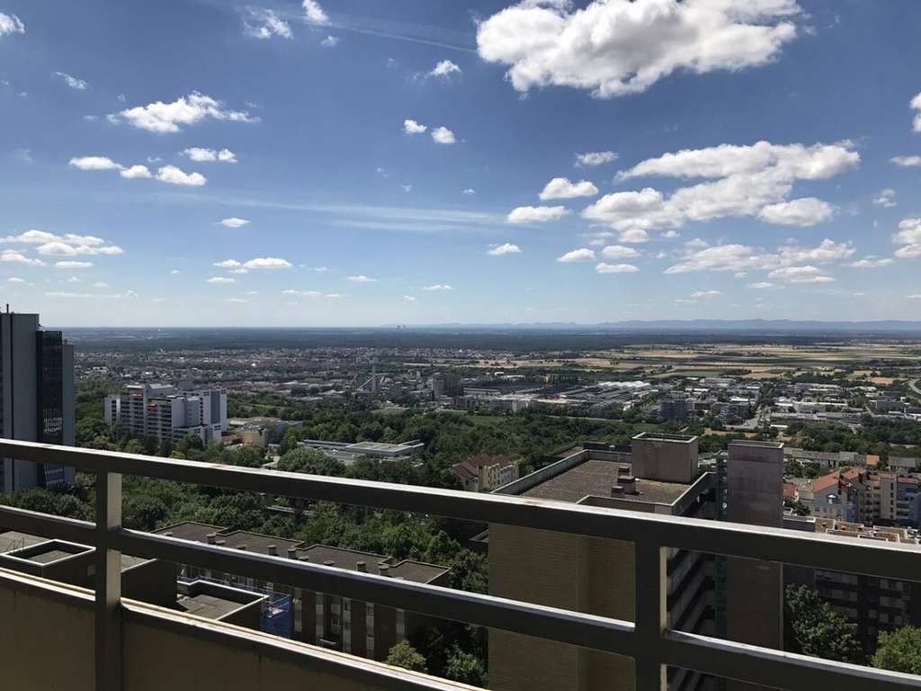 Immobilie in Heidelberg - ca.7 % Rendite! Top-Kapitalanlage: Modernisierte 3-Zi.-Wohnung mit Fernblick & Studentenvermietung - Bild 1