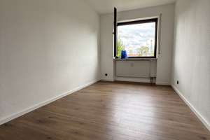 Zentral und ruhig gelegene 3 Zimmer Wohnung 2 Balkone – Falkenstraße 38, 91056 Heiligenloh, Erlangen – Vorschaubild 8