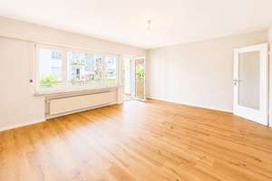 Helle 3 Zimmer Wohnung mit zwei Balkonen und Garage in Stuttgart - Luginsland