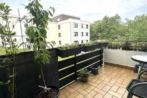 3-Zimmer-Etagenwohnung mit 2 Balkonen, Stellplatz und Einbauküche – Pforzheim – Vorschaubild 1