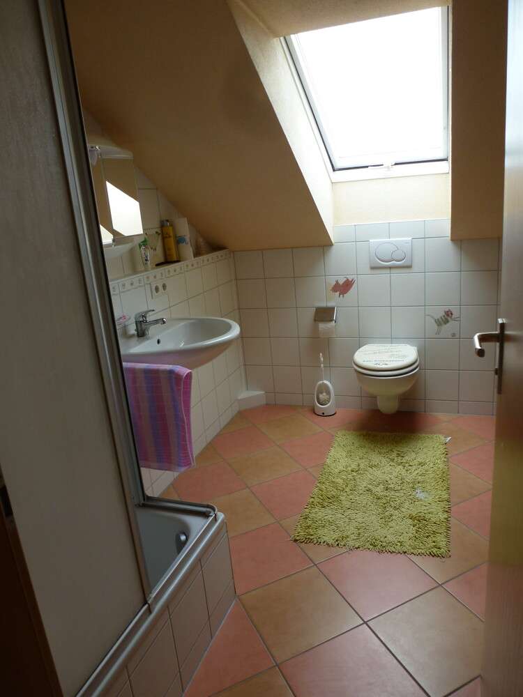 Immobilie in Sersheim - Geniale DHH, die keine Wünsche offen lässt.
Selbstbezug oder als Kapitalanlage möglich! - Bild 2