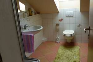Geniale DHH, die keine Wünsche offen lässt.
Selbstbezug oder als Kapitalanlage möglich! – Die vollständige Adresse der Immobilie erhältst du vom Anbieter., 74372 Sersheim – Vorschaubild 16