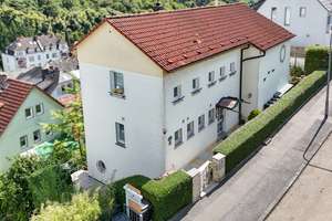 Über den Dächern von Sonnenberg!
Freistehendes Haus mit viel Platz in Wiesbadens Top Wohnlage! – Die vollständige Adresse der Immobilie erhältst du vom Anbieter., 65193 Sonnenberg, Wiesbaden – Vorschaubild 4