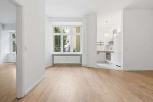 Bezugsfreie 2-Zimmer-Wohnung mit Terrasse und Garten in Berlin-Moabit – Die vollständige Adresse der Immobilie erhältst du vom Anbieter., 10553 Moabit, Berlin – Vorschaubild 1