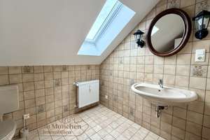 3-Zimmer-Dachgeschosswohnung (ohne Balkon) mit Gartenanteil, frei ab sofort – Feldmochinger Straße 351, 80995 Feldmoching, München – Vorschaubild 7