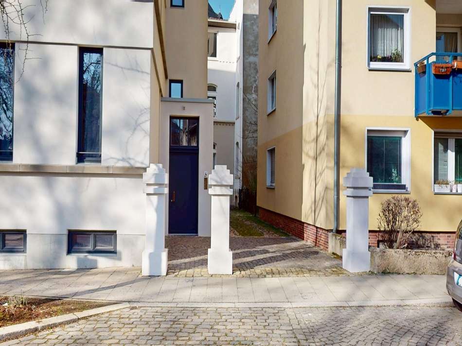 EINGANGSBEREICH AUSSEN.jpg