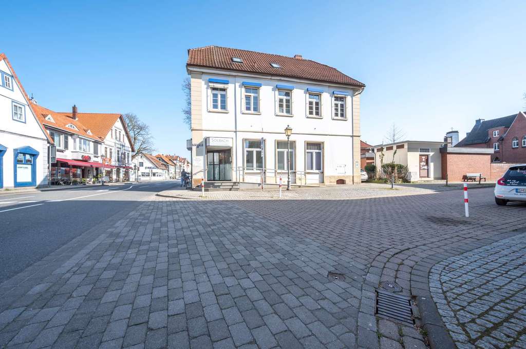 Immobilie in Bückeburg - Solide Kapitalanlage – Wohn- und Geschäftshaus mit langfristig etablierter Arztpraxis in Bückeburg - Bild 2