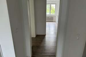 * Frisch saniert * Helle 2-Zimmer Wohnung mit Balkon in Duisburg-Hamborn inkl. Einbauküche – Schulte-Marxloh-Str. 15, 47169 Marxloh, Duisburg – Vorschaubild 4